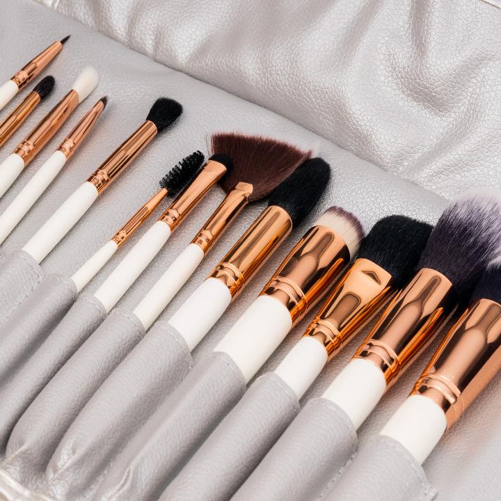 Full makeup brush set top