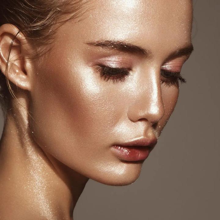 Fashion Colour Face & Body Hi-Lite Bronzer